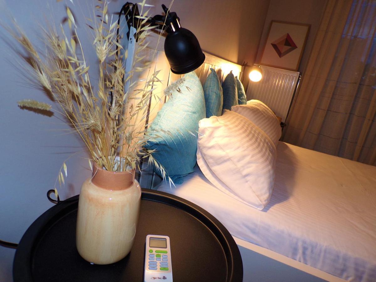 Artemis Suites Волос Екстериор снимка